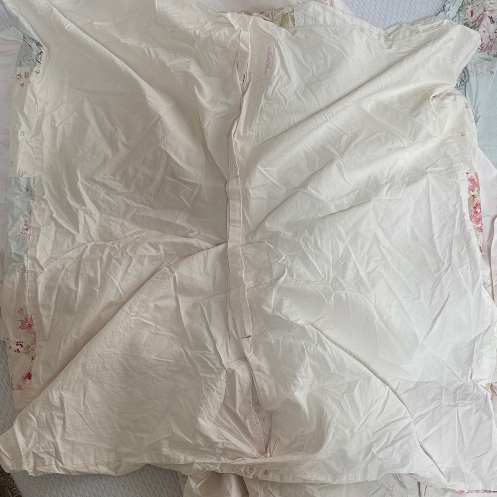 Rachel Ashwell Shabby Chic Soft Floral Bedding Set - gently used - Picture 3 of 10